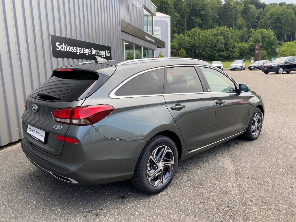 HYUNDAI i30 Wagon 1.5 T-GDi Amplia 48V MH DCT
