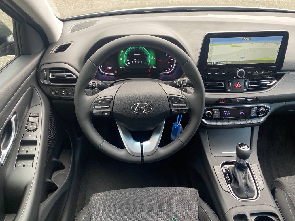 HYUNDAI i30 Wagon 1.5 T-GDi Amplia 48V MH DCT