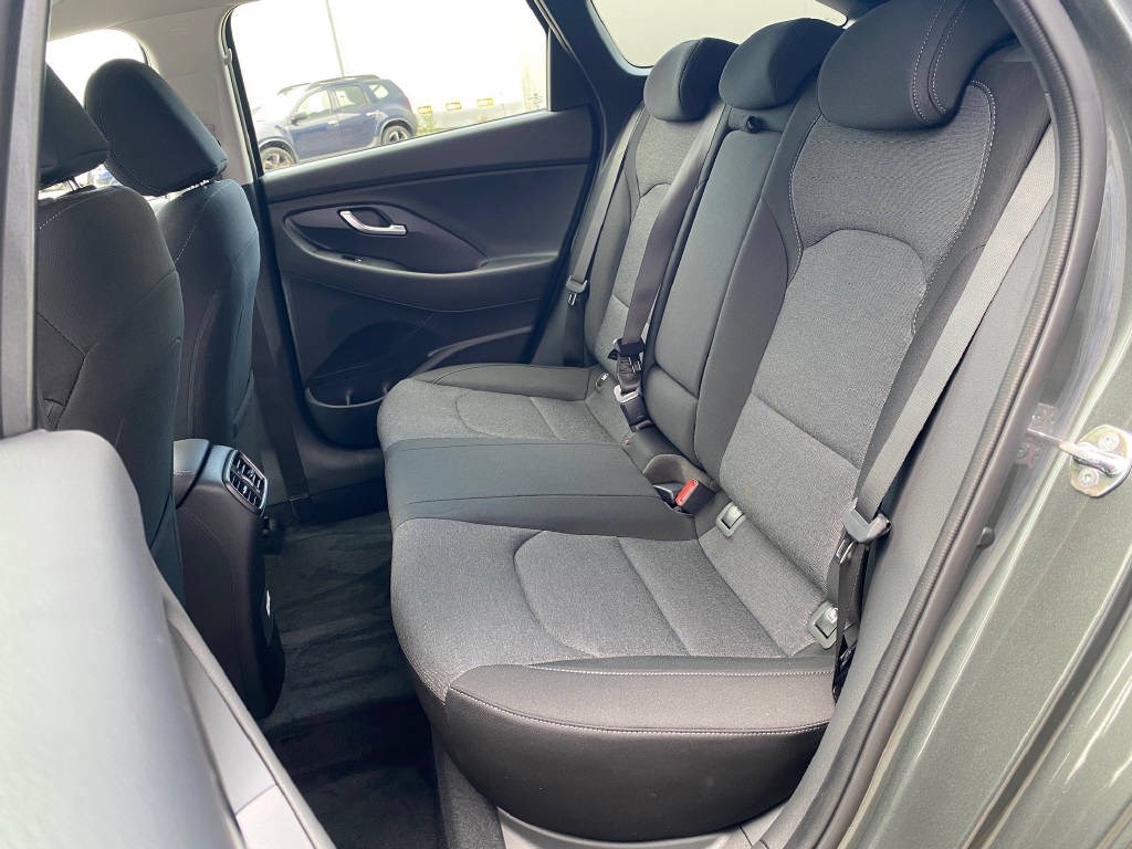 HYUNDAI i30 Wagon 1.5 T-GDi Amplia 48V MH DCT